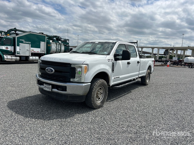 2017 Ford F-250 XL 4x4 Crew Cab Pickup