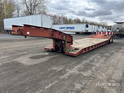 1993 Witzco Challenger RG35 T/A Single Drop Removable Gooseneck Lowboy Trailer