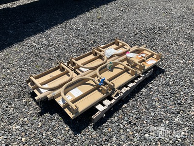 (2) 12422464 Vehicular Seats