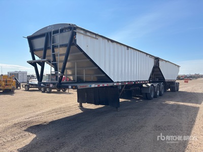 2013 Doepker 28 ft Super B-Train Lead Grain Trailer