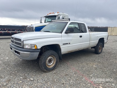1999 Dodge Ram 2500 4x4 Extended Cab Pickup (Inoperable)