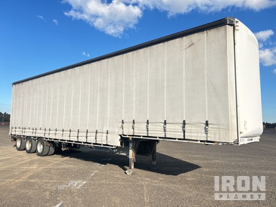 2005 MaxiTrans 13.3 m Tri/A Step Deck Curtain Side Trailer