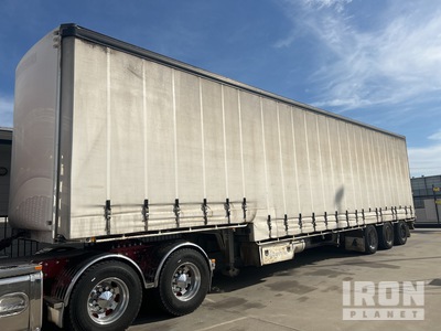 2005 MaxiTrans Tri/A Step Deck Curtain Side Trailer