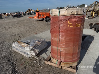 (1) Broom Attachment and Pallet of Misc. Truck Parts Varios, piezas para camion
