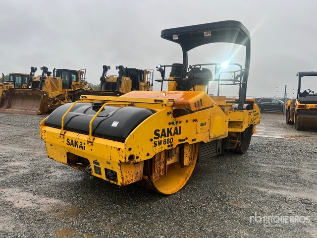 2014 Sakai SW880 Double Drum Roller
