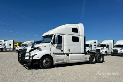 2021 Volvo VNL860 6x4 T/A Sleeper Truck Tractor