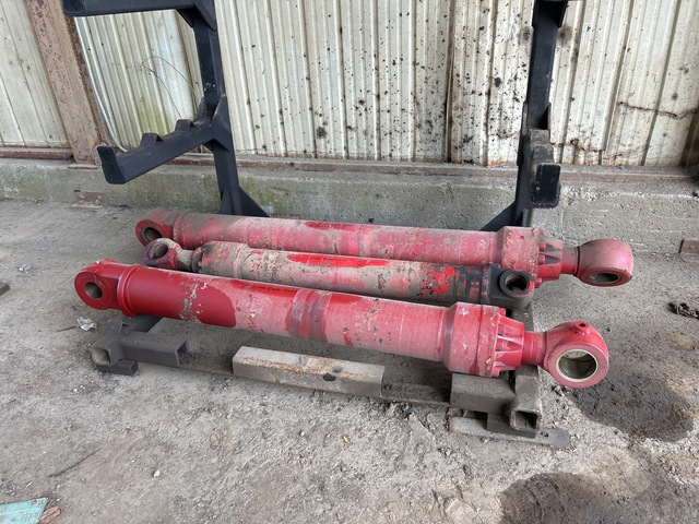Quantity of Link-Belt Cylinders