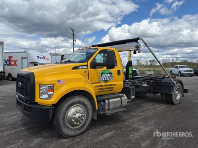 2023 Ford LT9513 4x2 Hakenlift-Lkw