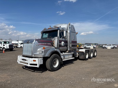 2008 Western Star 4900 8x6 Ciągnik siodłowy z kabiną sypialną Tri/A