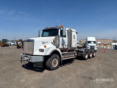 2007 Western Star 4900 8x6 Ciągnik siodłowy z kabiną sypialną Tri/A