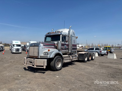 2012 Western Star 4900 8x6 Ciągnik siodłowy z kabiną sypialną Tri/A