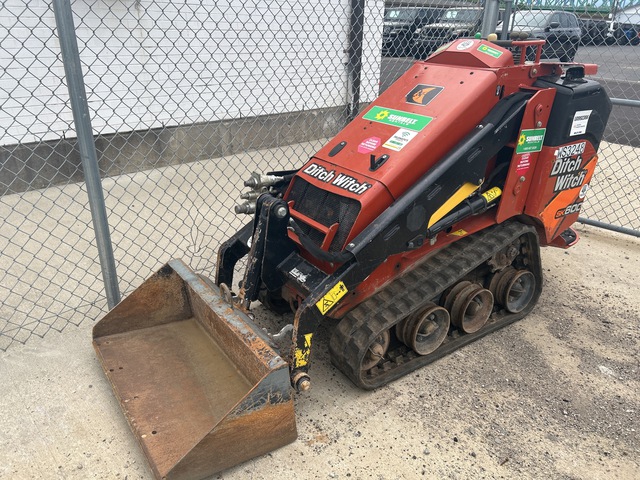 2022 Ditch Witch SK600 Compact Track Loader