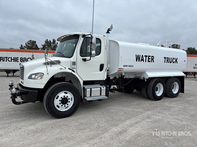 2021 Freightliner M2 106 4000 gal 6x4 شاحنة مياه
