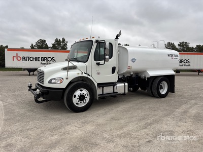 2019 Freightliner M2 106 2000 gal 4x2 شاحنة مياه
