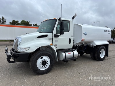 2021 International MV607 2000 gal 4x2 Camion à eau