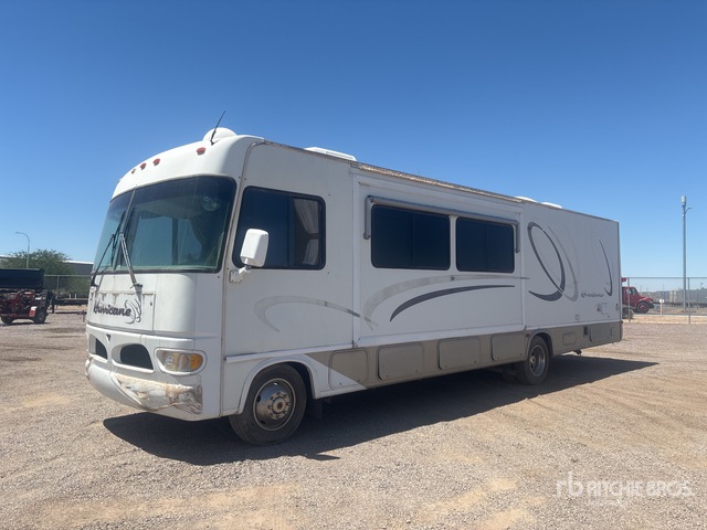 2003 Thor Hurricane Motor Home