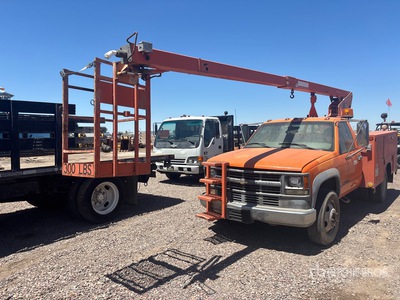 2000 Lift-All LAT-28-1S-USM 28 ft on 2000 Chevrolet C3500 4x2 Bucket Truck