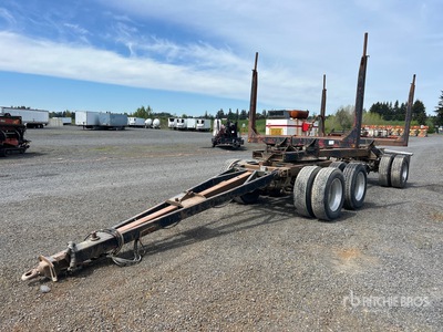 1981 White Tri/A Short Wood Log Trailer