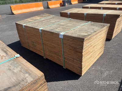 Quantity of (55) 4 ft x 8 ft فنير