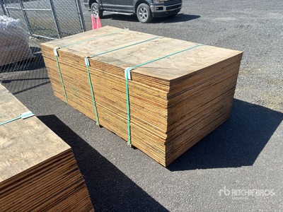 Quantity of (55) 4 ft x 8 ft فنير