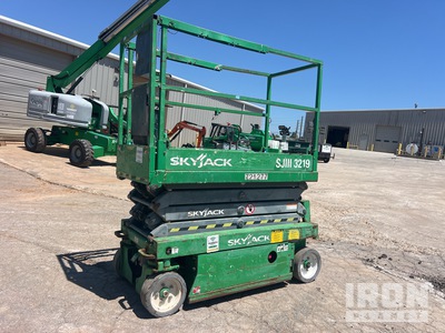 2015 Skyjack SJIII 3219 Electric Scissor Lift