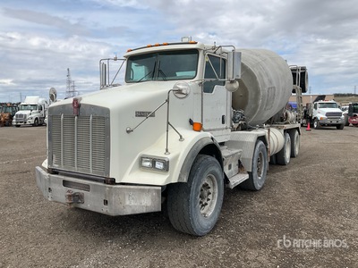 2012 Kenworth T800 10x4 Twin-Steer Mixer Truck
