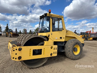 Bomag BW211D-40 Smooth Drum Compactor