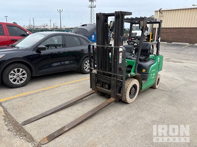 2016 Mitsubishi FG25NGLP 4500 lb 4x2 Wózek widłowy terenowy