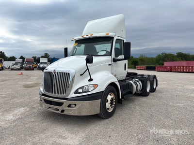 2018 Interntional RH613 6x4 تراكتور شاحنة نهارية (ثنائية المحور)