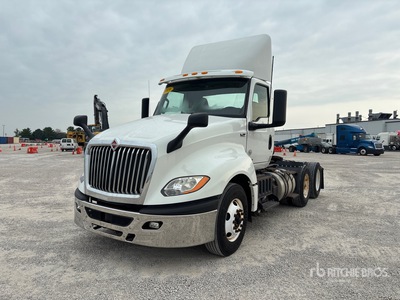 2019 International LT625 6x4 Cabeza Tractora Cabina Corta
