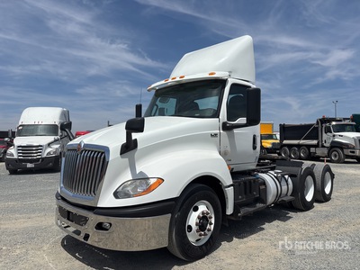 2019 International LT625 6x4 Cabeza Tractora Cabina Corta
