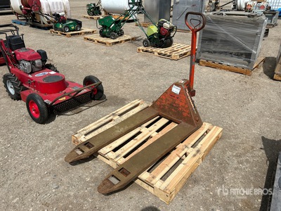 WRANGLER90 5500 lb Pallet Jack