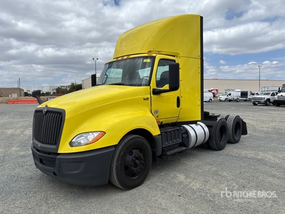2023 International LT625 6x4 Cabeza Tractora Cabina Corta