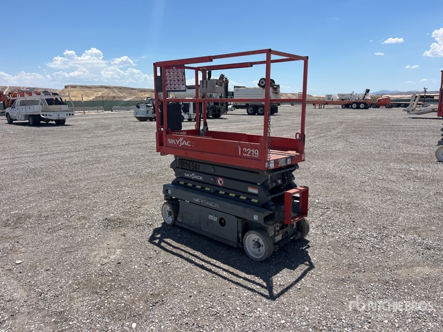 2016 Skyjack SJIII 3219 Electric Scissor Lift