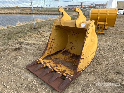 Cat 42 in Q/C Excavator Bucket