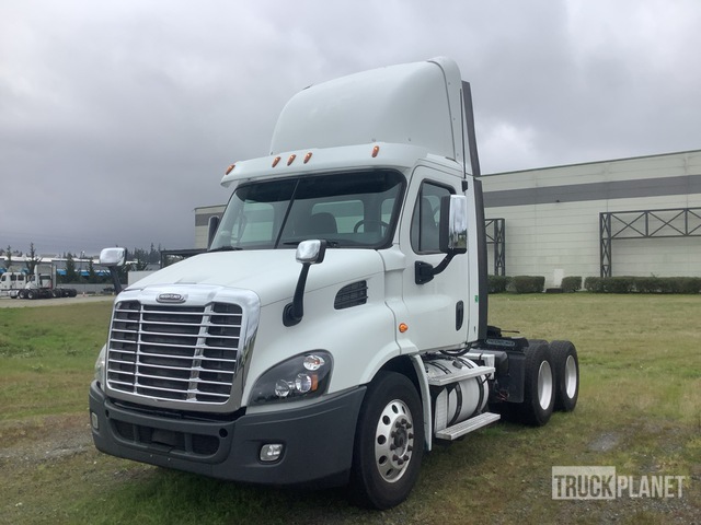 2015 FREIGHTLINER 2015
