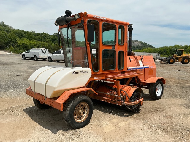 2014 Broce RJT350 Self-Propelled Broom