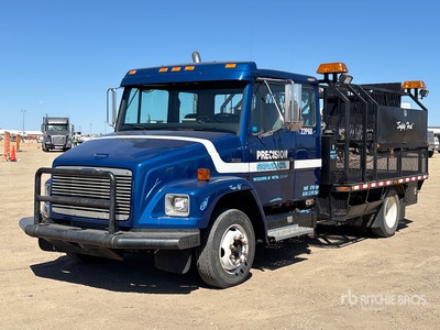 2001 Freightliner FL60 4x2 Extended Cab Traffic Control Truck その他のトラック