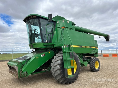 1996 John Deere 9600 Combine Harvester