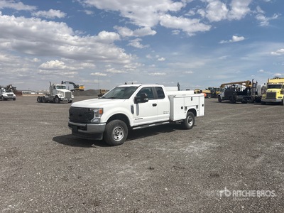 2020 Ford F-350 SD XL 4x4 Extended Cab Utility Truck