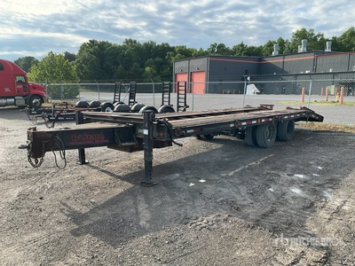 1997 Dynaweld 26 ft T/A Equipment Trailer