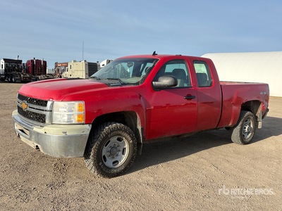 2013 Chevrolet Silverado 2500HD 4x4 Extended Cab Pickup