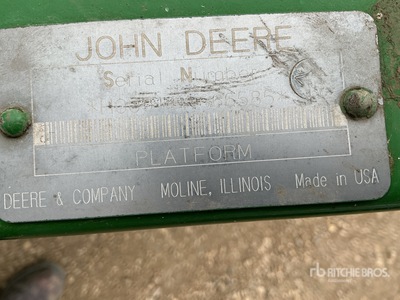 John Deere 9600 Combine Pickup Header
