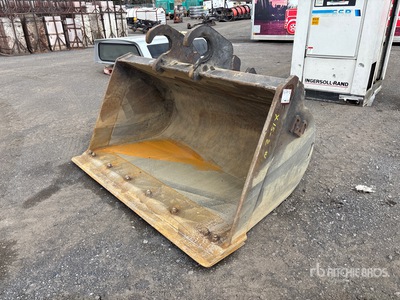 74 in Q/C Cleanup Excavator Bucket - Fits Hitachi ZX200LC-3