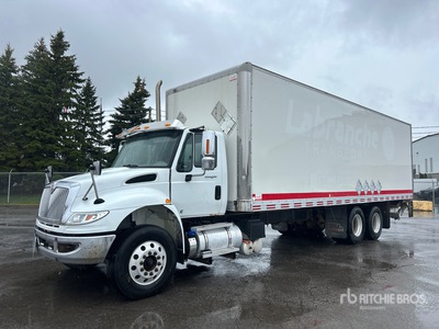 2019 International 4400 6x4 Van Truck