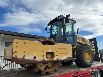 2021 Cat CP76B Padfoot Drum Compactor