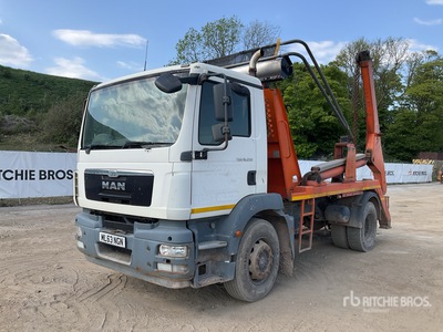 2013 MAN TGM 18.250 4x2 Camión Portacontenedores