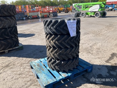 Quantity of (4) 295/80-15.3 Neumáticos
