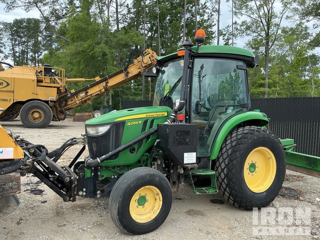 2021 John Deere 4066R 4WD Utility Tractor