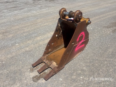 22 in Excavator Bucket - Fits Cat